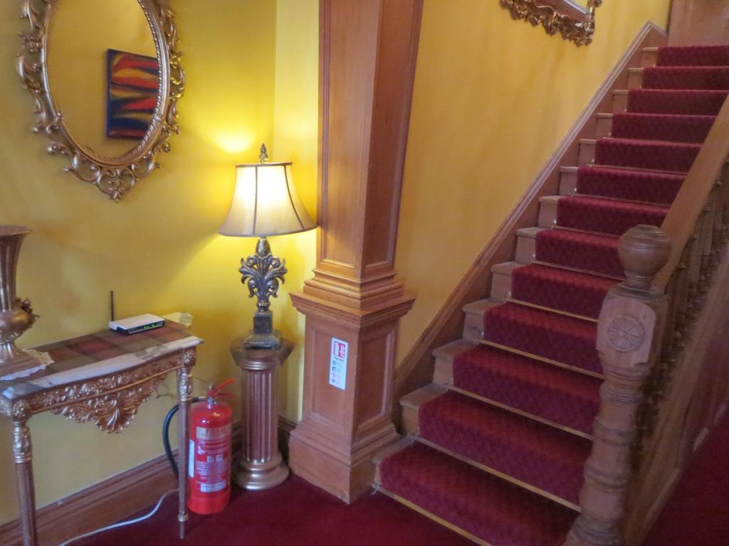 Bank Guest House Колдстрим Экстерьер фото